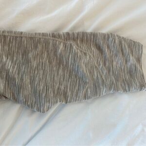 Outdoor Voices Flow 7” Short in Oatmeal